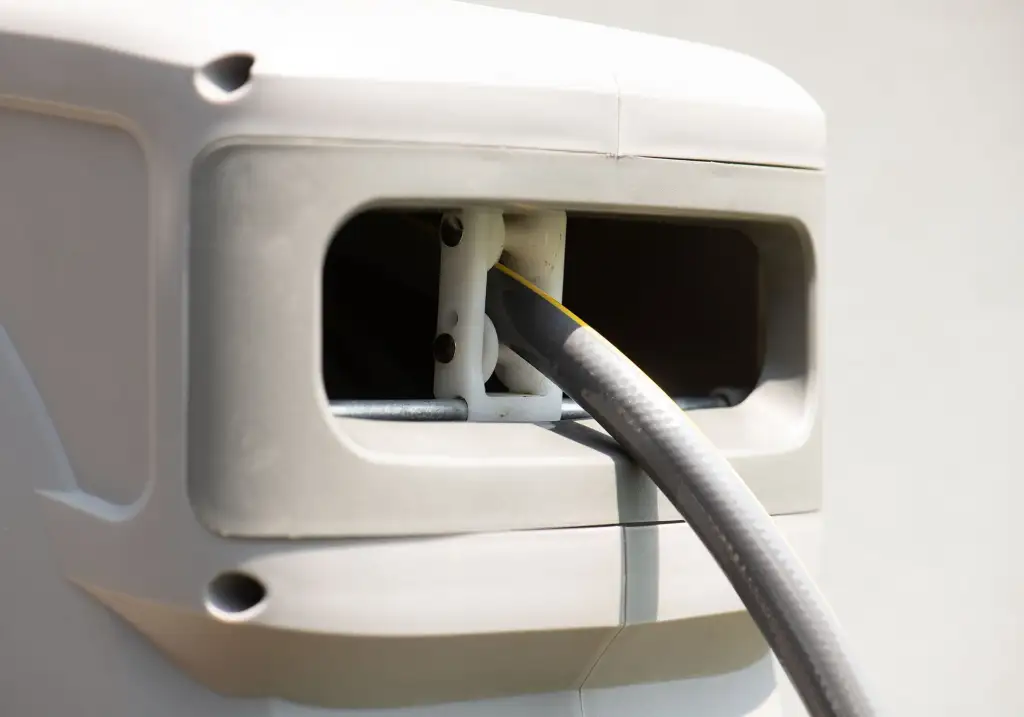The Complete Buyer's Guide to Retractable Garden Hose Reels: What to Look for Before You Buy
